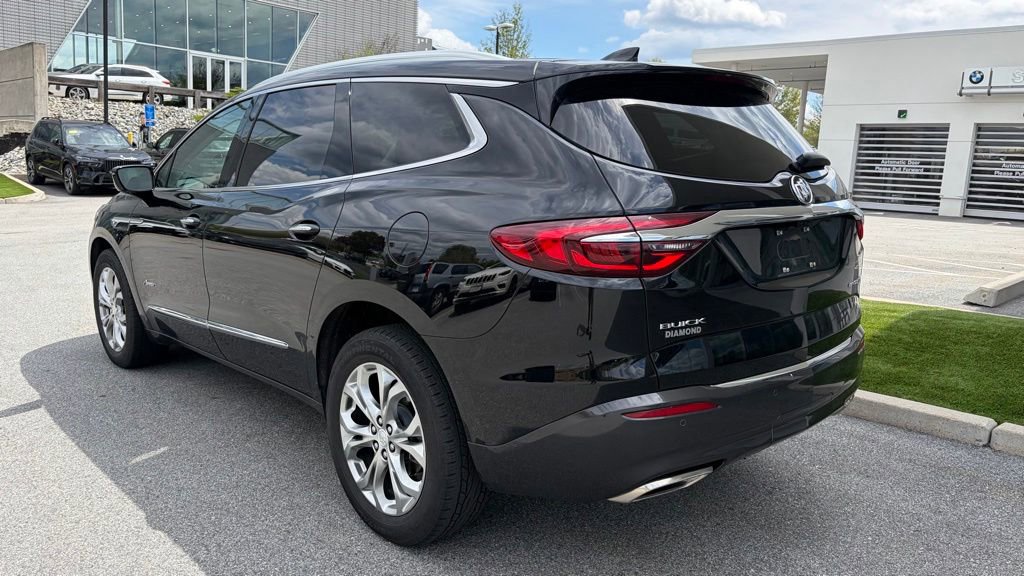 Used 2018 Buick Enclave Avenir w/ Avenir Technology Package AWD/4WD image 2