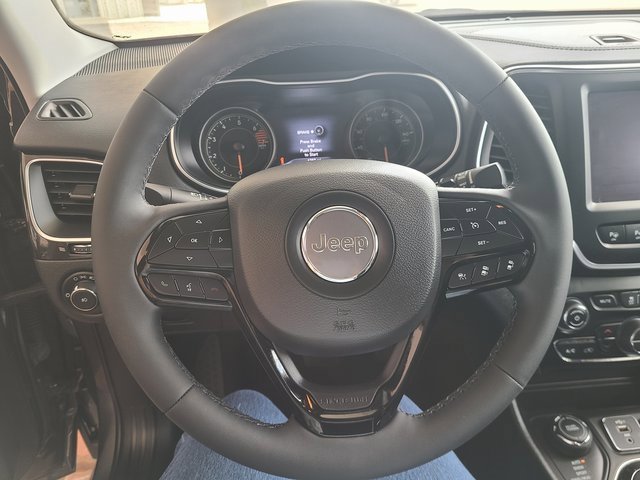 New 2023 Jeep Cherokee Altitude Lux image 7