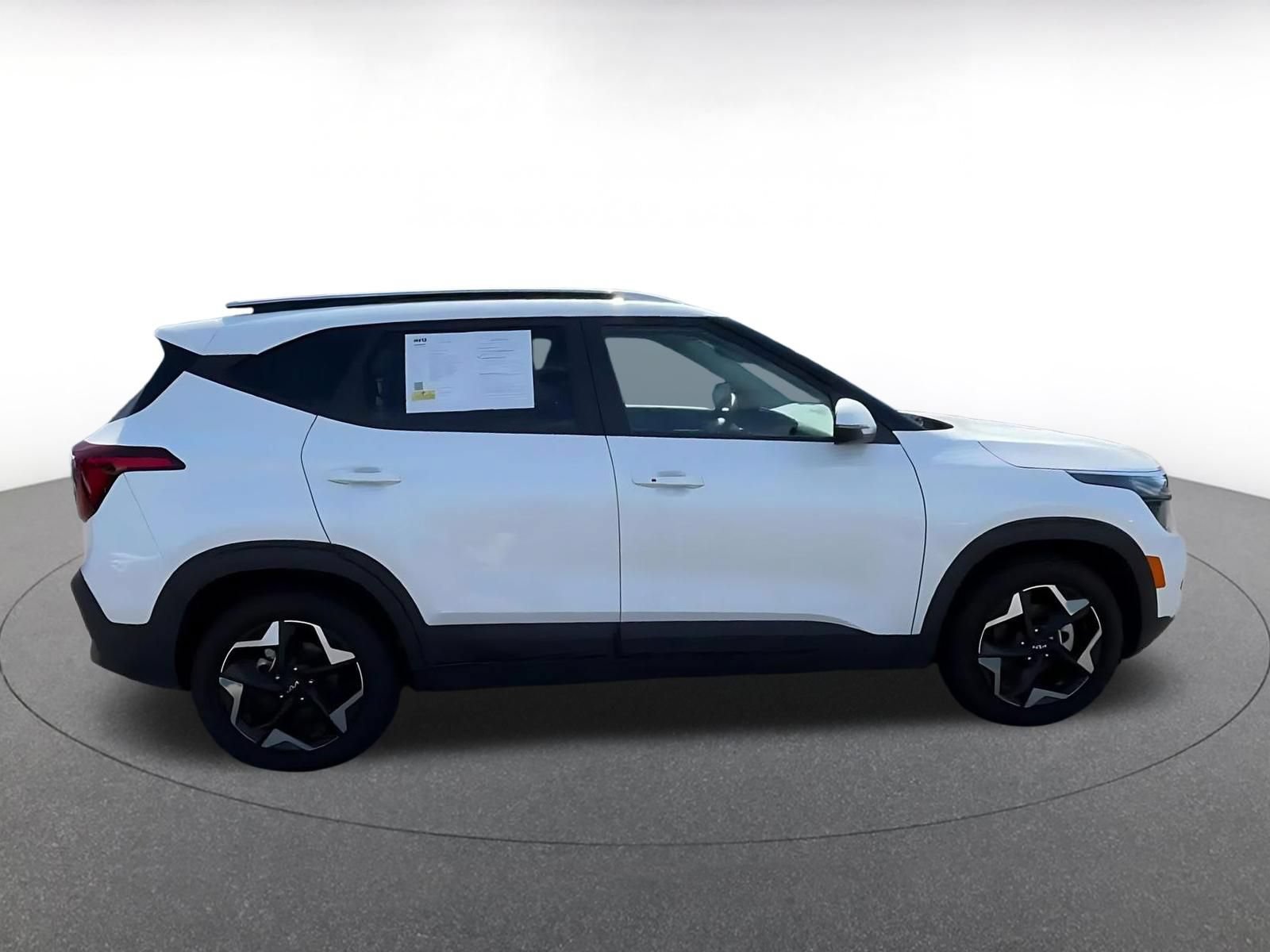 Used 2025 Kia Seltos S FWD image 16