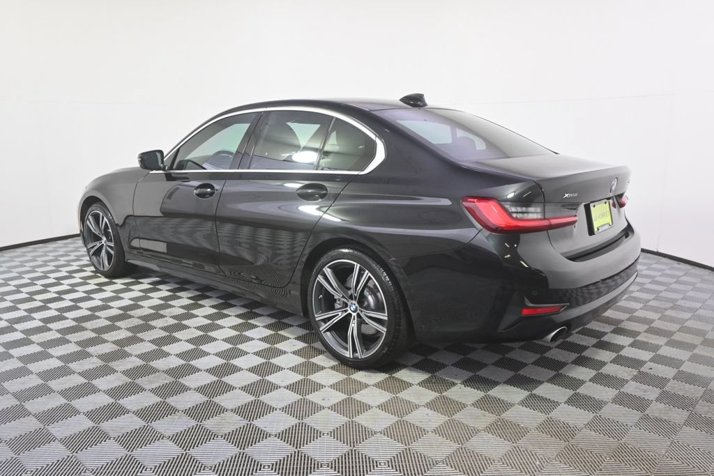 Used 2021 BMW 330i xDrive Sedan w/ Premium Package AWD/4WD image 3