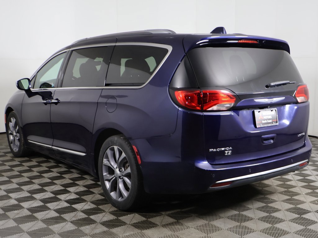 Used 2020 Chrysler Pacifica Limited image 11