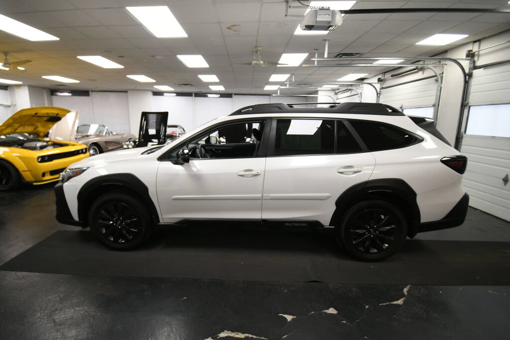 Used 2023 Subaru Outback Onyx Edition AWD/4WD image 5