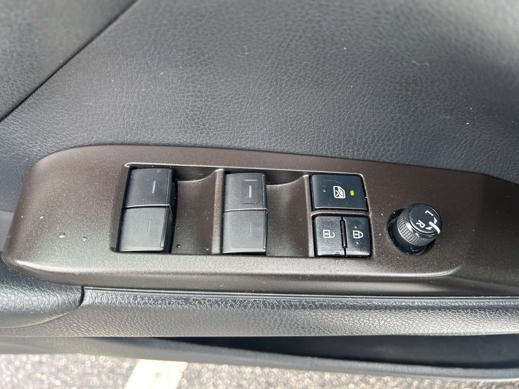 Used 2022 Toyota Camry SE w/ Audio Upgrade Package FWD image 18
