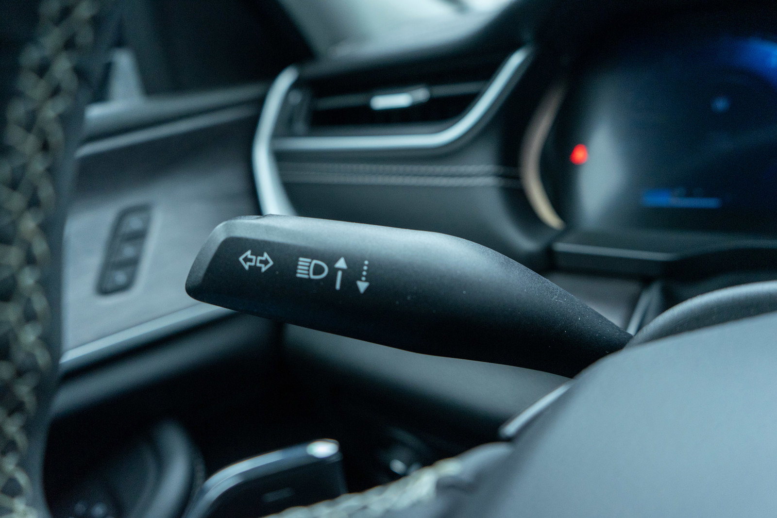 Used 2023 Jeep Grand Cherokee L Limited w/ Luxury Tech Group II image 26