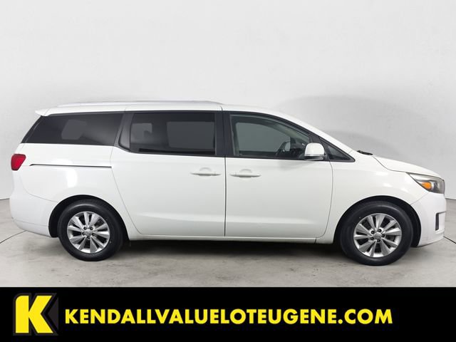 Used 2016 Kia Sedona LX w/ Option Group 020 FWD image 6