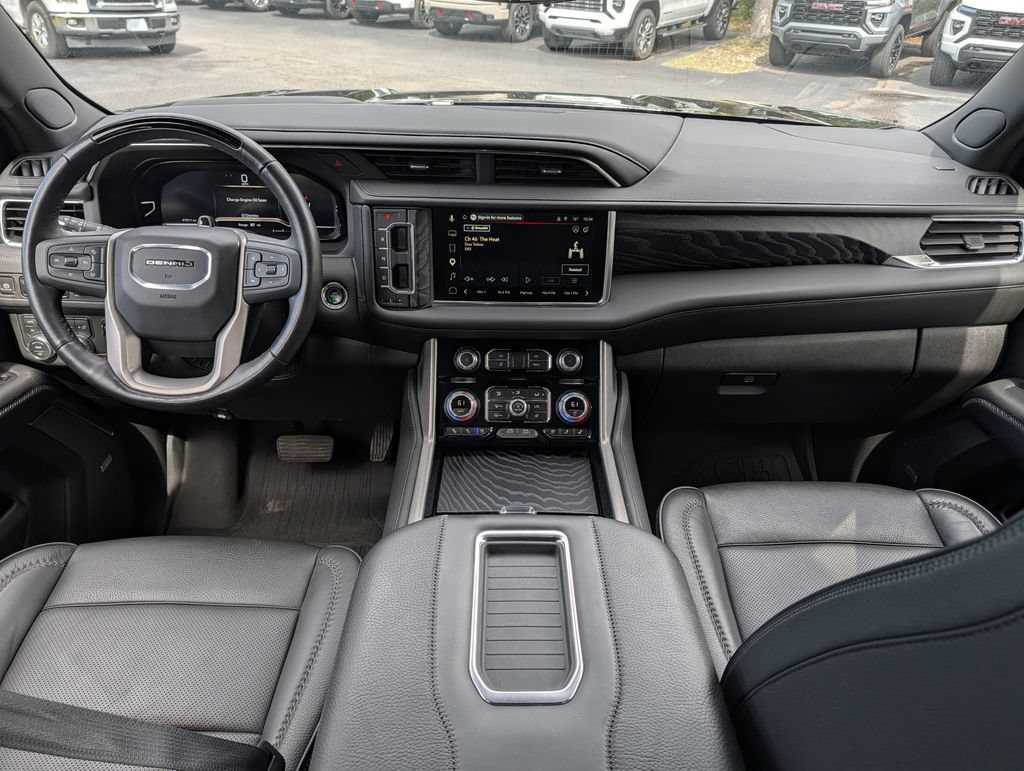 Used 2023 GMC Yukon Denali w/ Advanced Technology Package AWD/4WD image 14