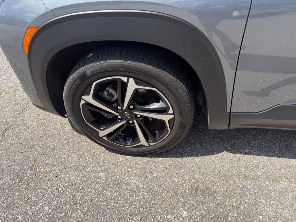 Used 2021 Chevrolet TrailBlazer RS w/ Technology Package FWD image 10