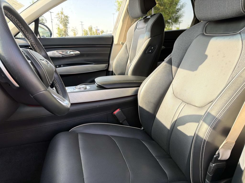 Certified 2023 Genesis Electrified GV70 AWD/4WD image 15
