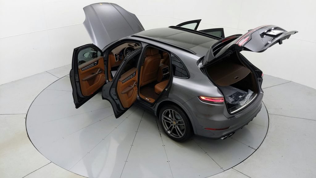 Certified 2023 Porsche Cayenne Turbo AWD/4WD image 30