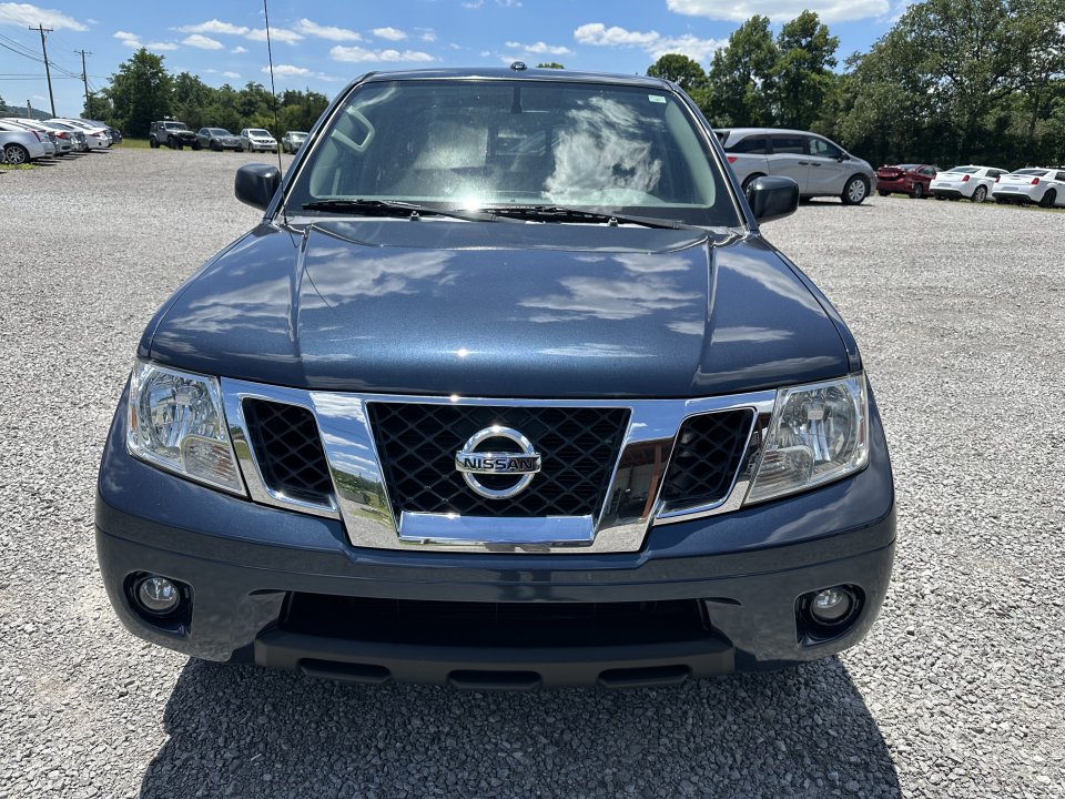 Used 2017 Nissan Frontier SV w/ SV Value Truck Package AWD/4WD image 2