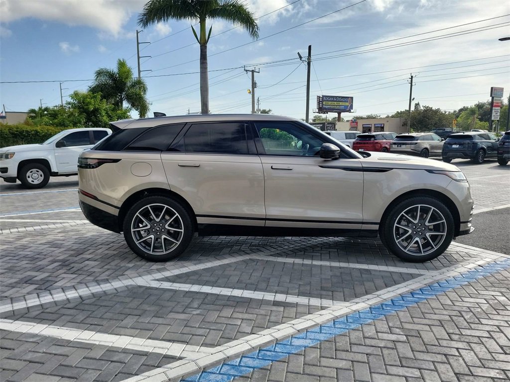 New 2026 Land Rover Range Rover Velar Dynamic SE image 6