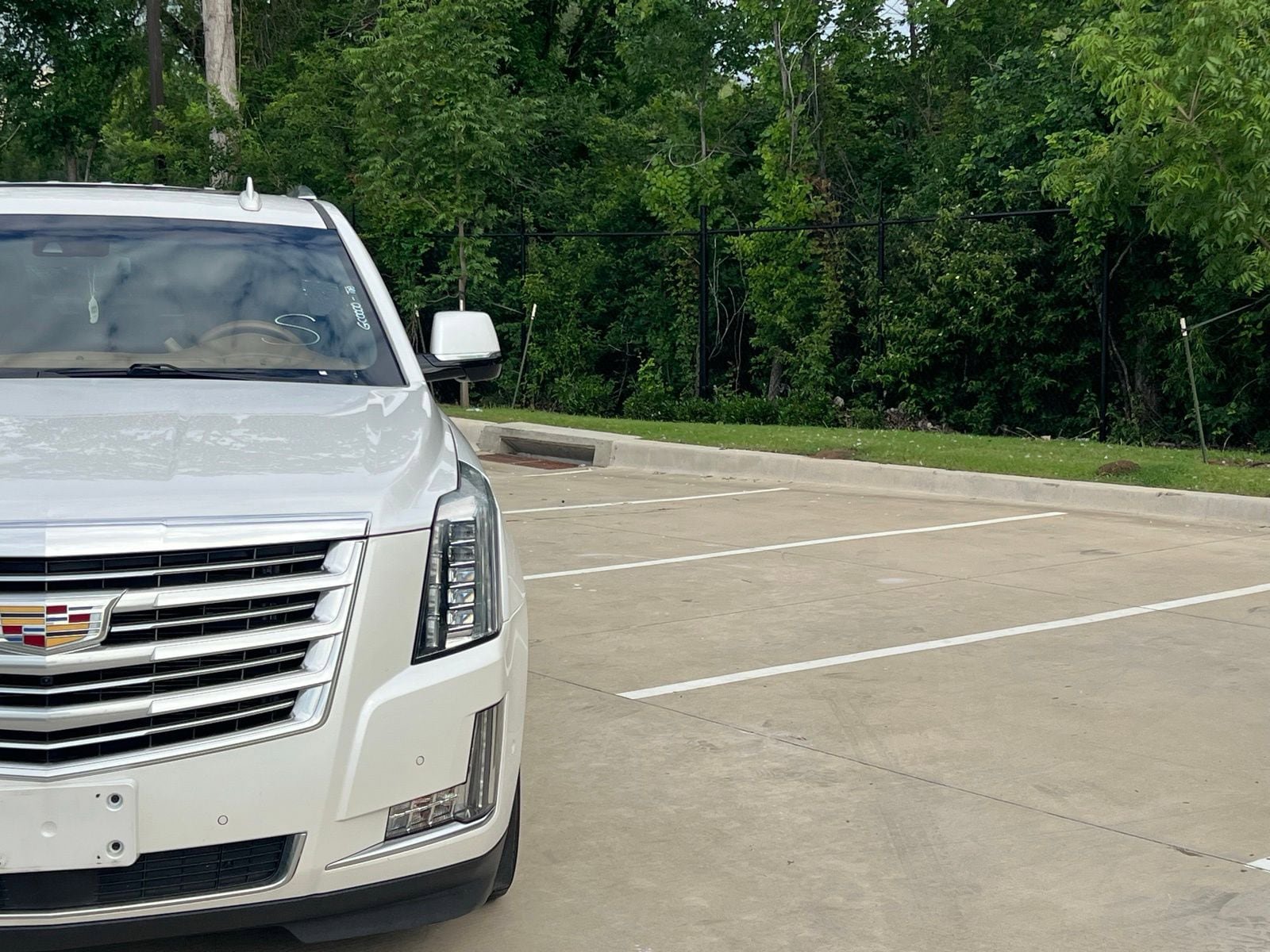 Used 2017 Cadillac Escalade Platinum AWD/4WD image 3