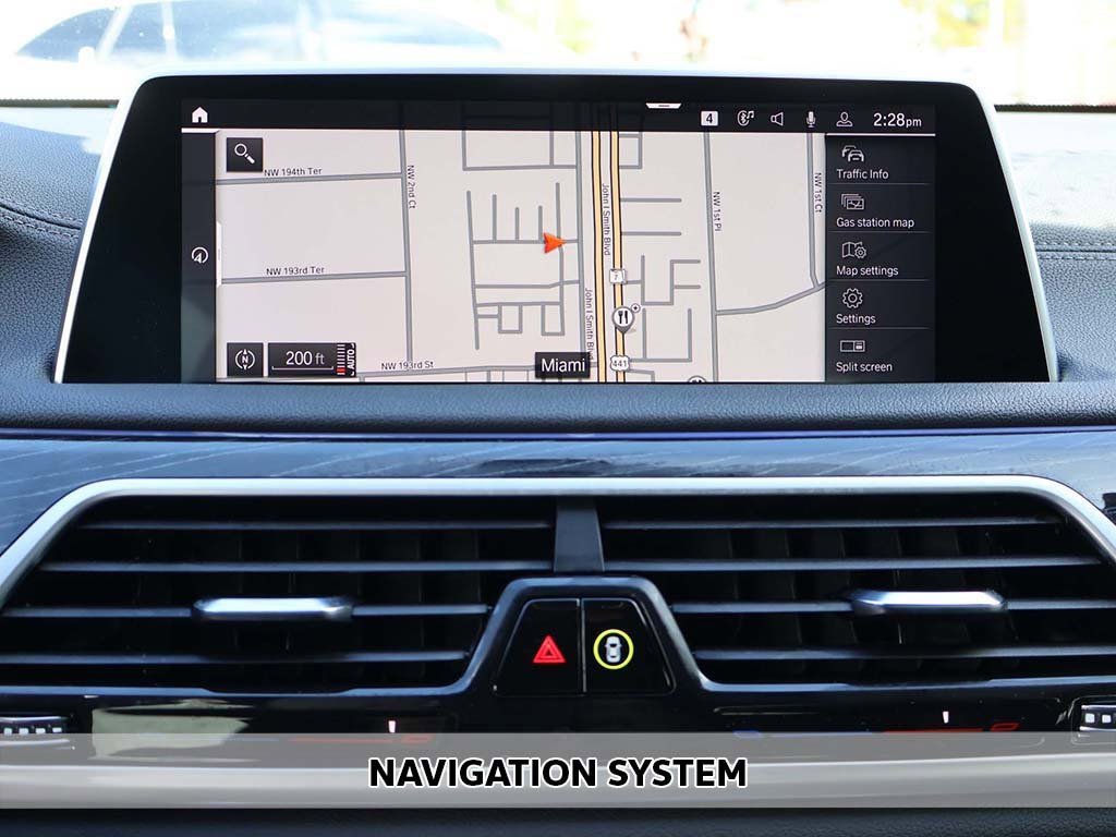 Used 2022 BMW 740i w/ M Sport Package image 3