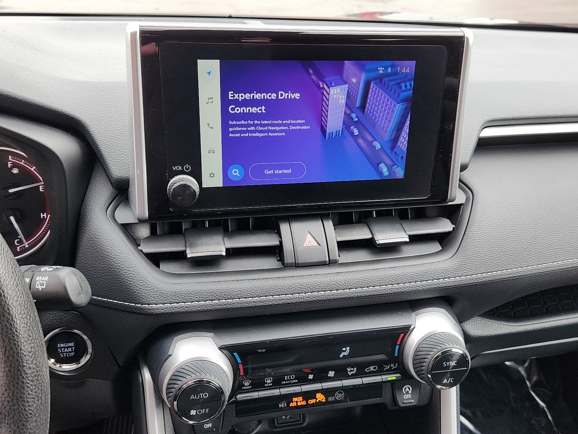 Used 2025 Toyota RAV4 XLE FWD image 14