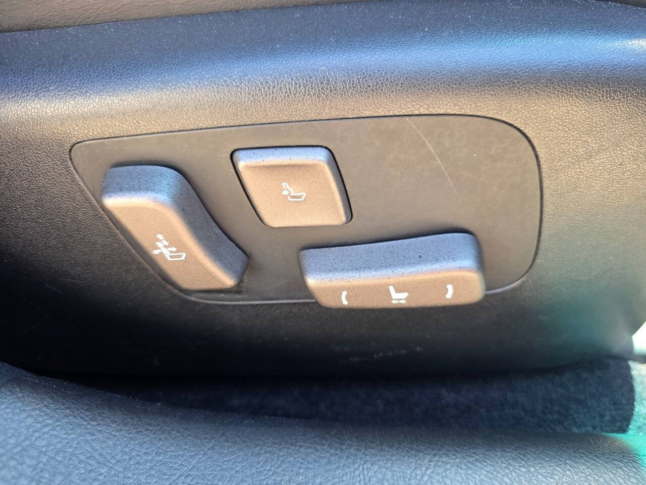 Used 2010 Lexus LS 460 RWD image 41