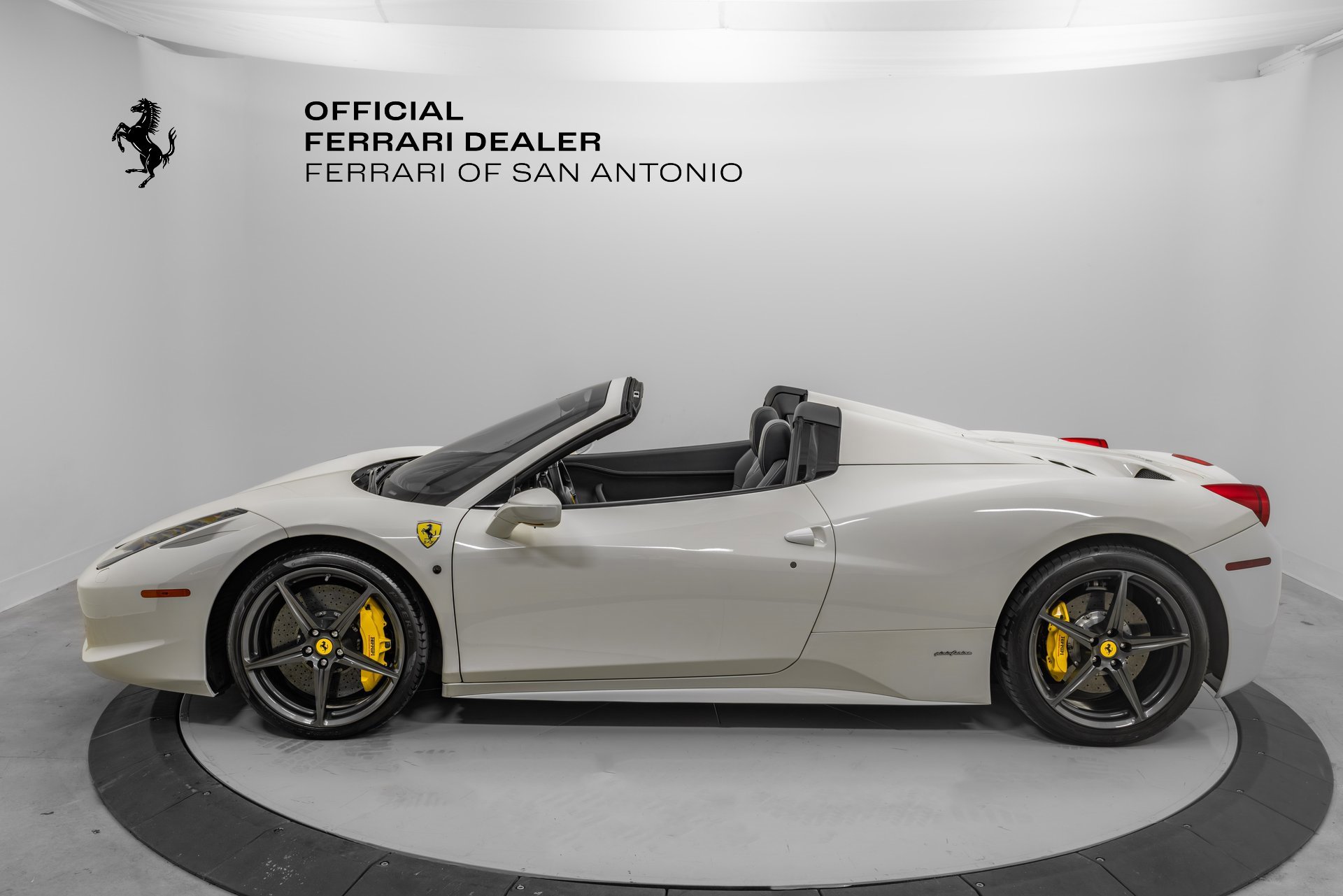 Certified 2014 Ferrari 458 Spider image 3
