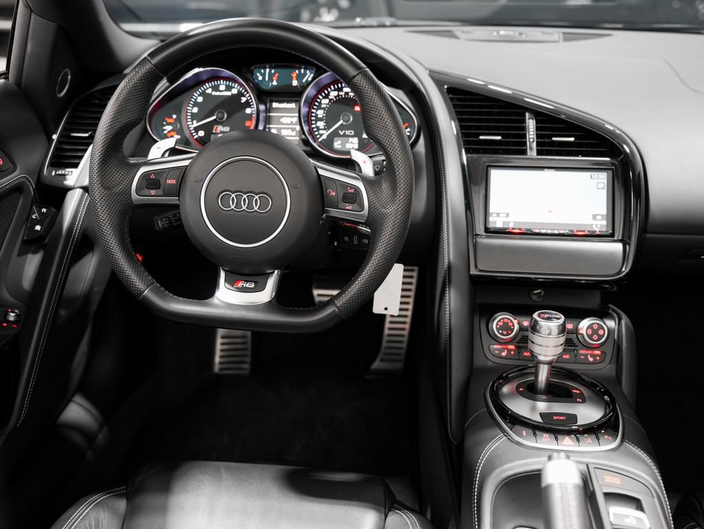 Used 2015 Audi R8 V10 w/ Full Leather Package image 13