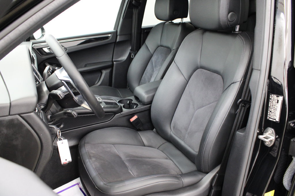 Used 2018 Porsche Macan AWD/4WD image 5