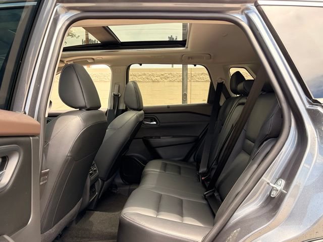 Used 2023 Nissan Rogue SL w/ SL Premium Package FWD image 20
