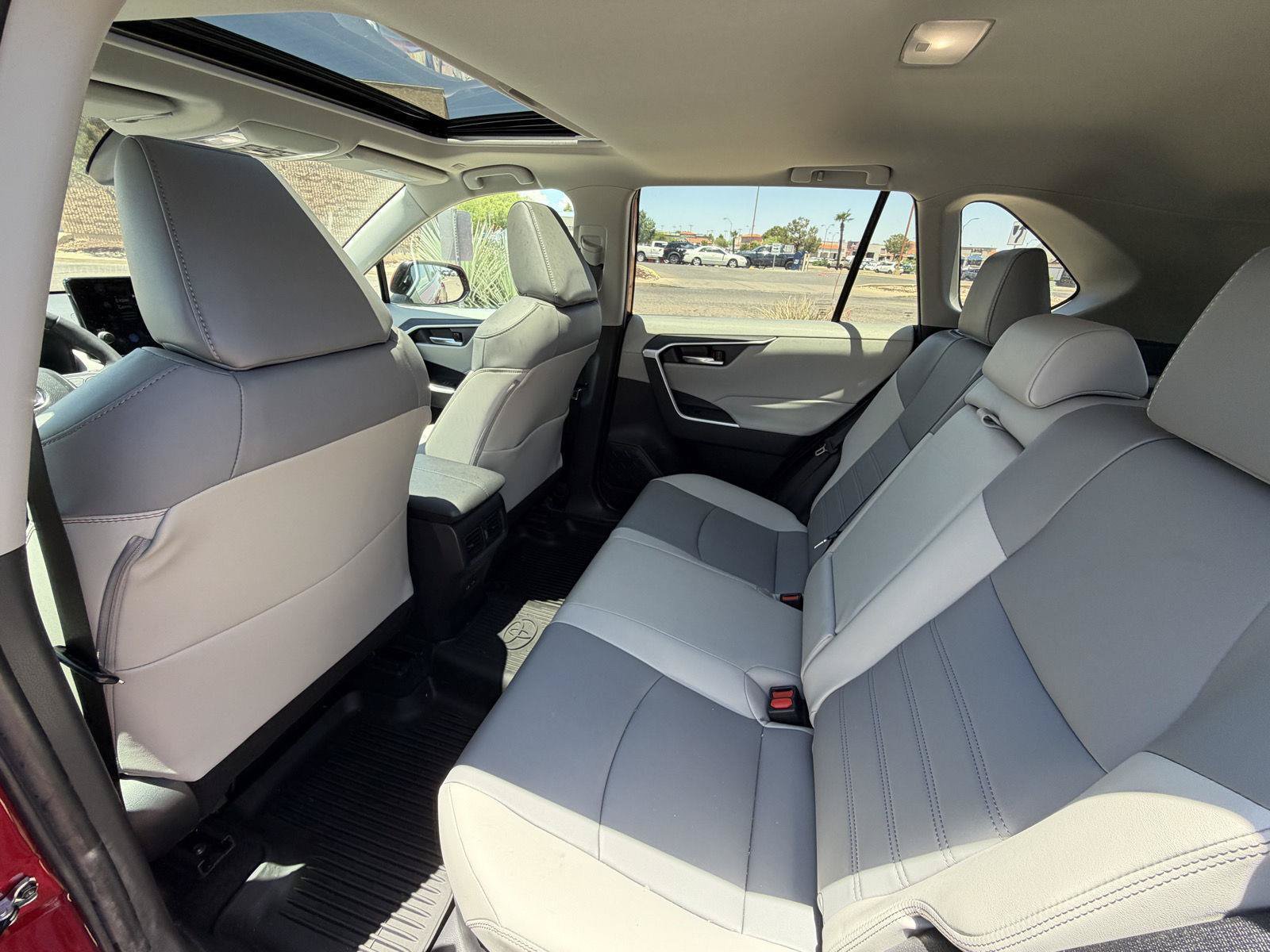 Used 2023 Toyota RAV4 XLE Premium AWD/4WD image 19