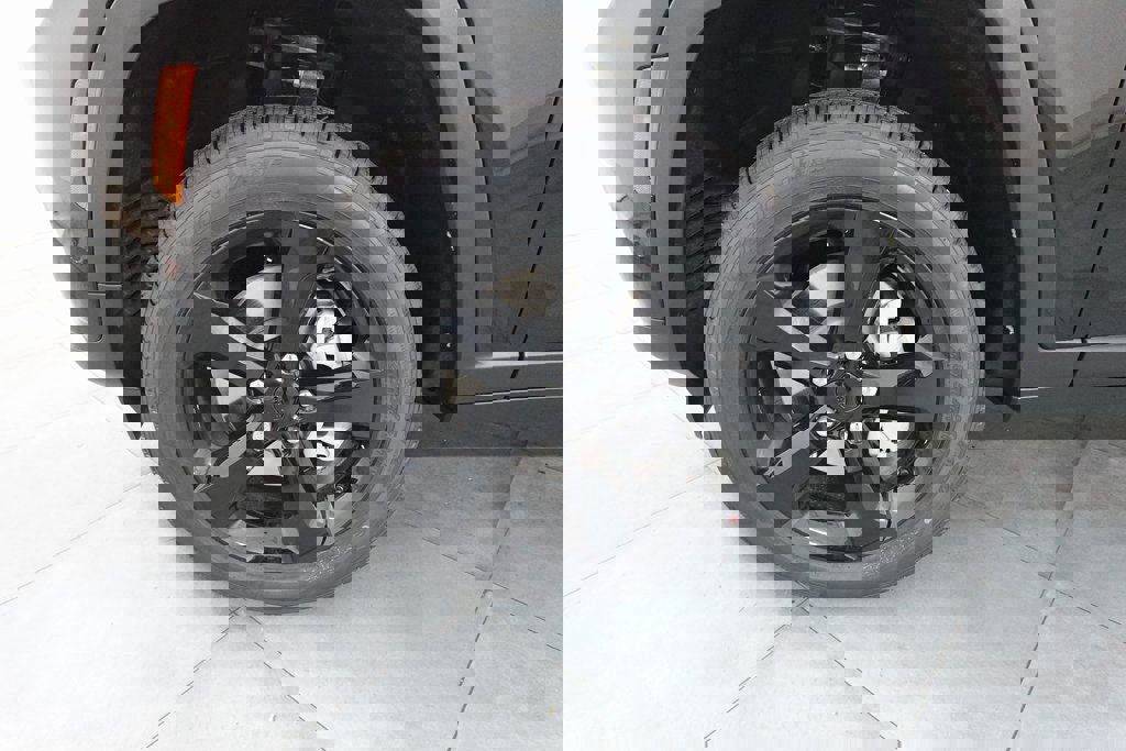 New 2025 Jeep Grand Cherokee L Limited w/ Luxury Tech Group II image 29