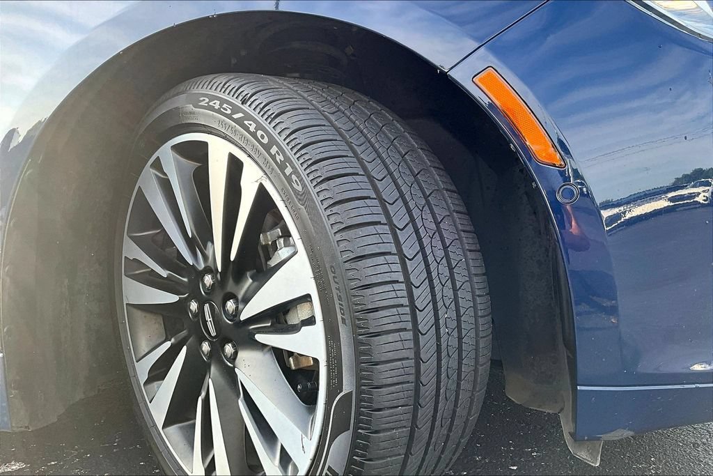Used 2018 Lincoln MKZ Reserve FWD image 7