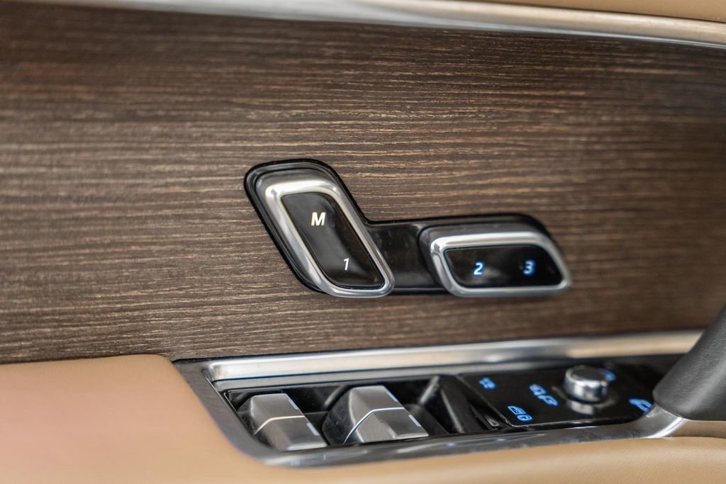 Used 2023 Land Rover Range Rover Long Wheelbase Autobiography image 39