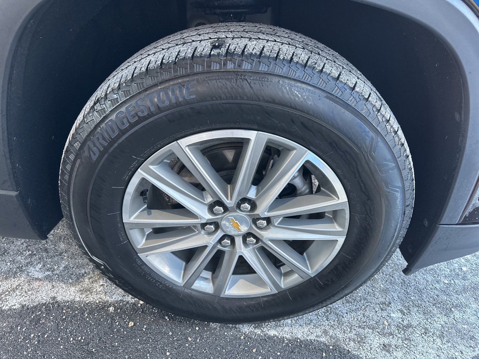 Used 2023 Chevrolet Traverse LT image 12