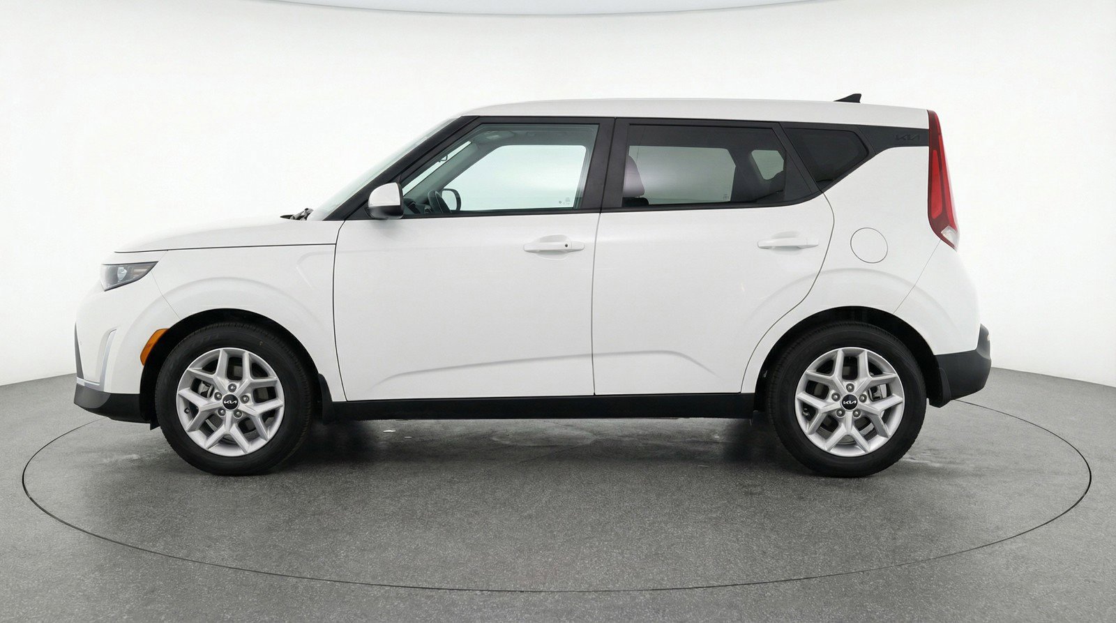 Used 2025 Kia Soul LX w/ LX Technology Package image 5
