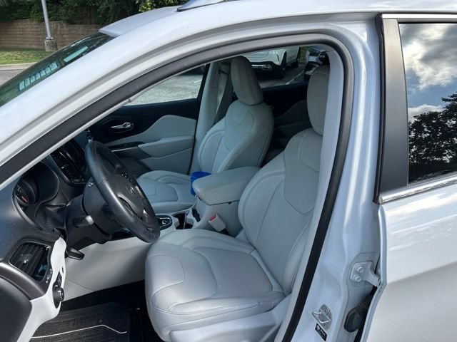 Used 2021 Jeep Cherokee Limited FWD image 12