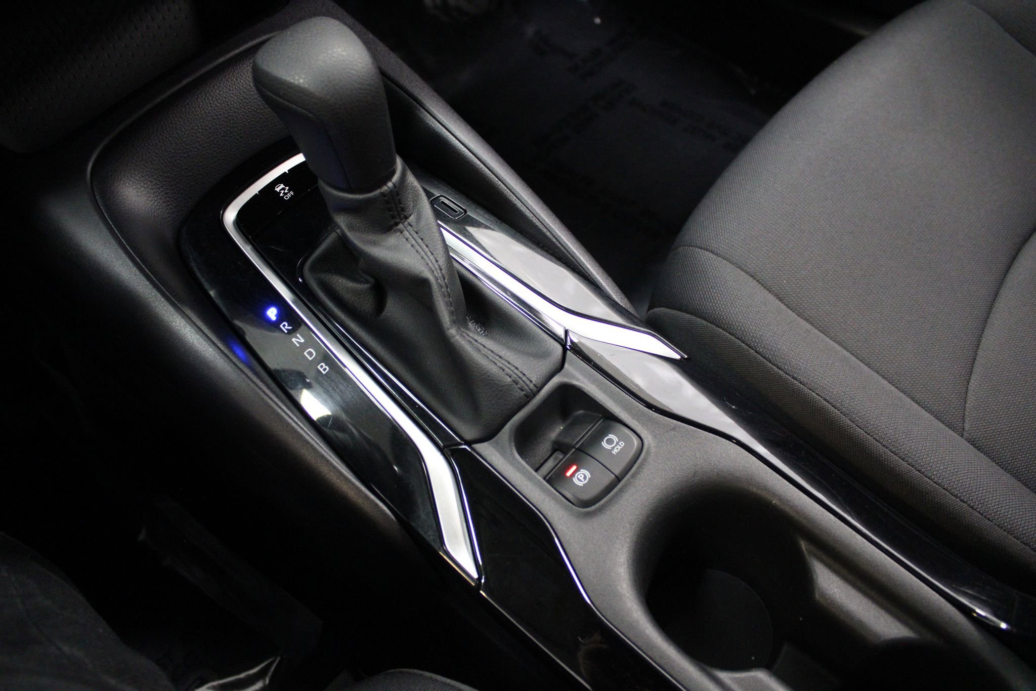 Used 2022 Toyota Corolla LE image 32