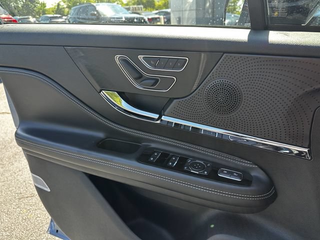 Certified 2023 Lincoln Corsair AWD image 31
