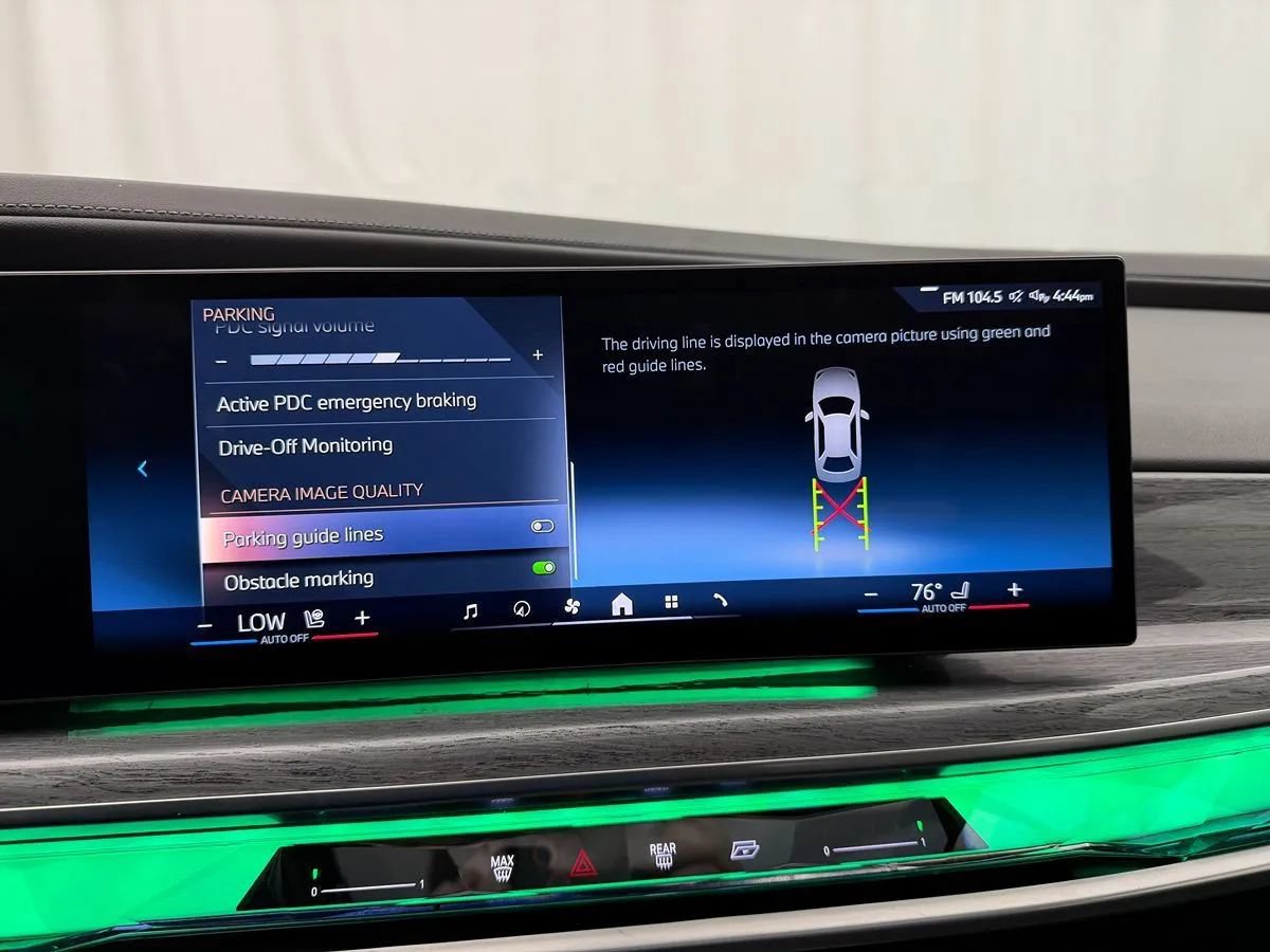 Used 2024 BMW 740i xDrive AWD/4WD image 31
