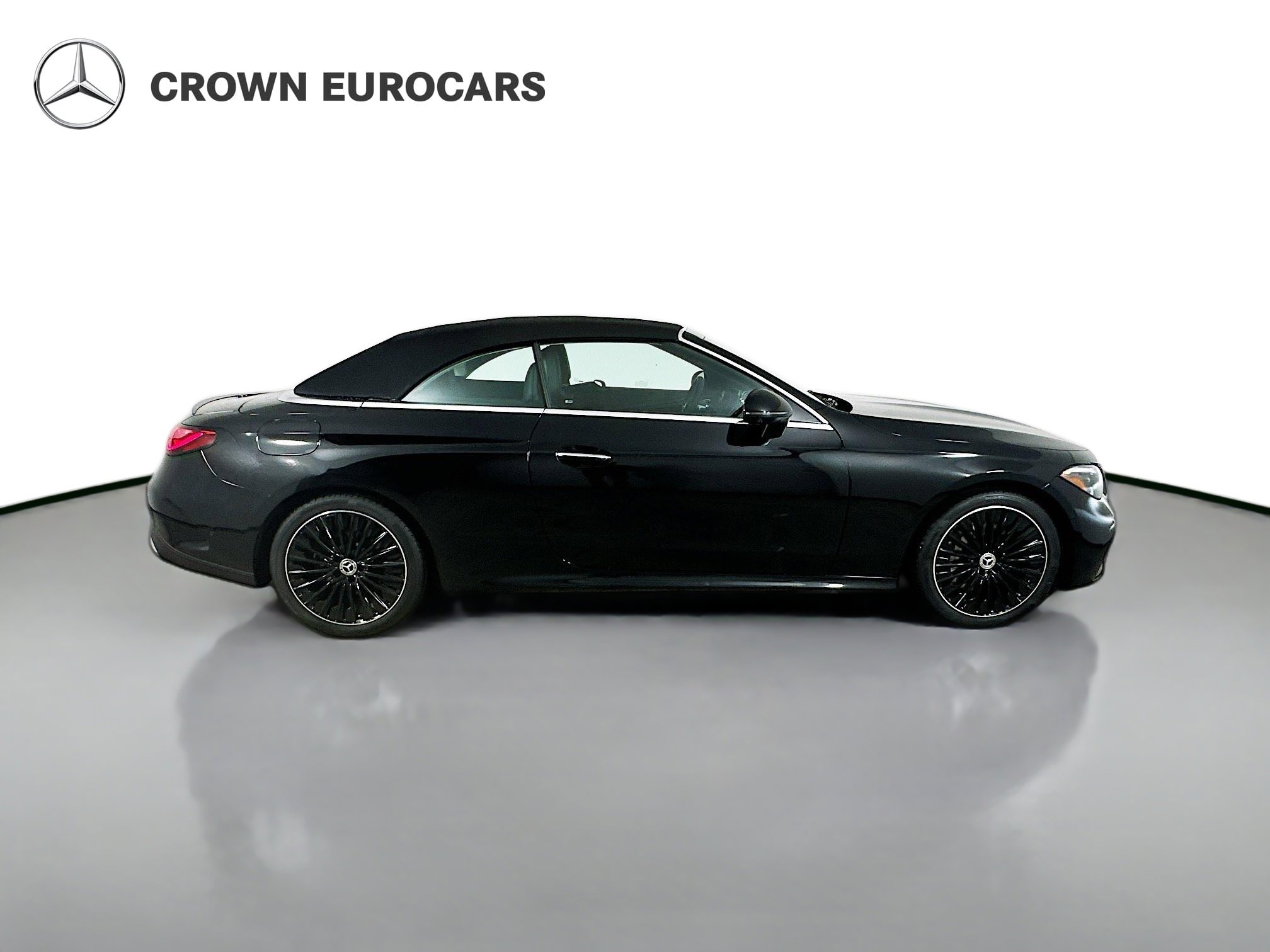 Used 2026 Mercedes-Benz CLE 300 4MATIC Cabriolet image 4