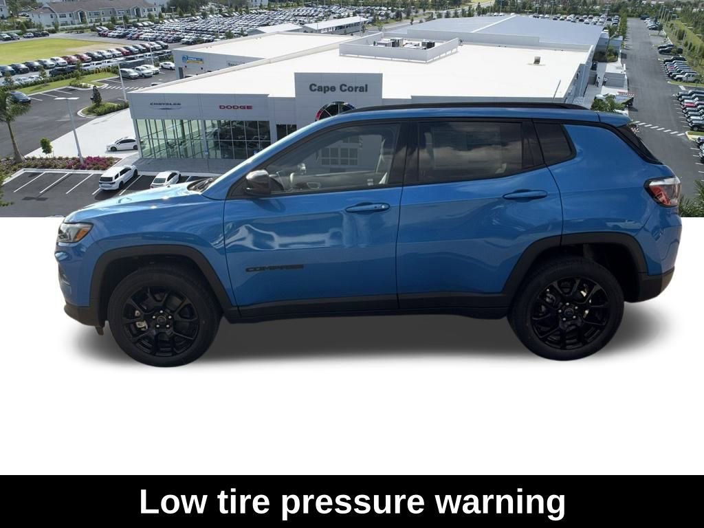 New 2026 Jeep Compass Altitude image 7