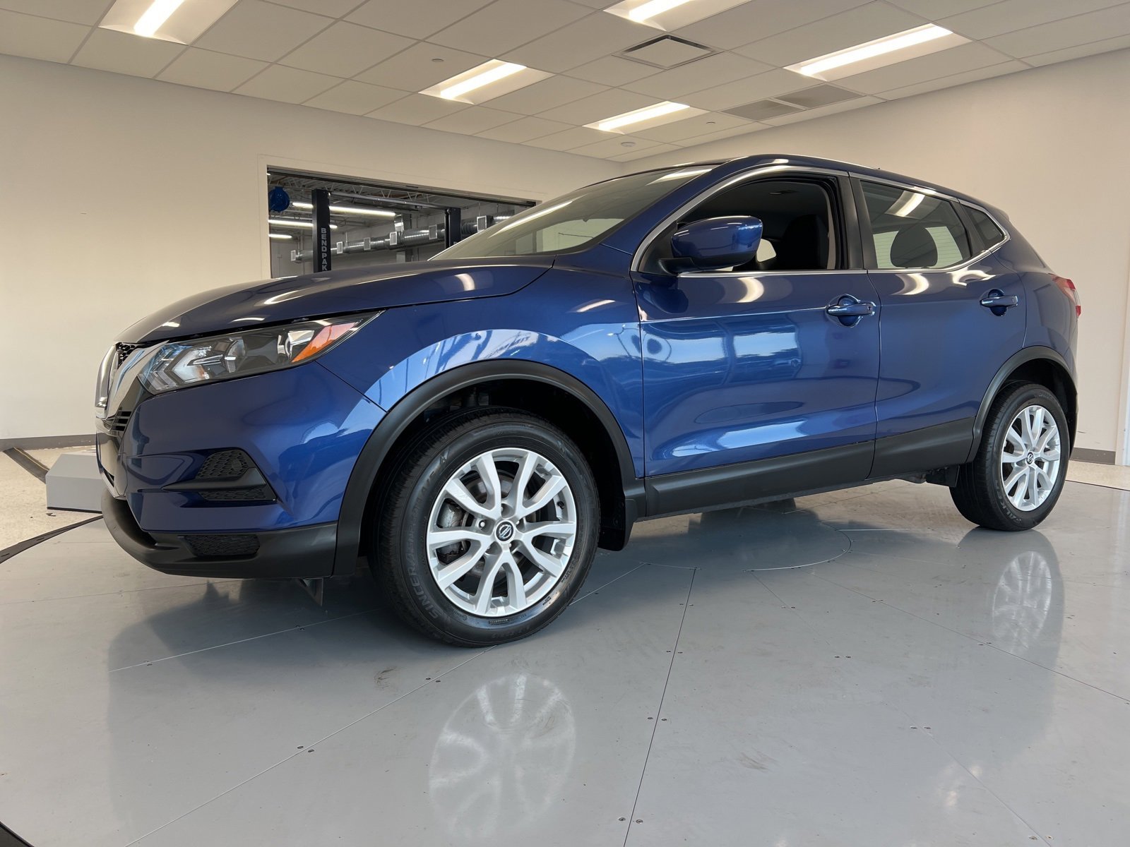 Used 2022 Nissan Rogue Sport S image 3
