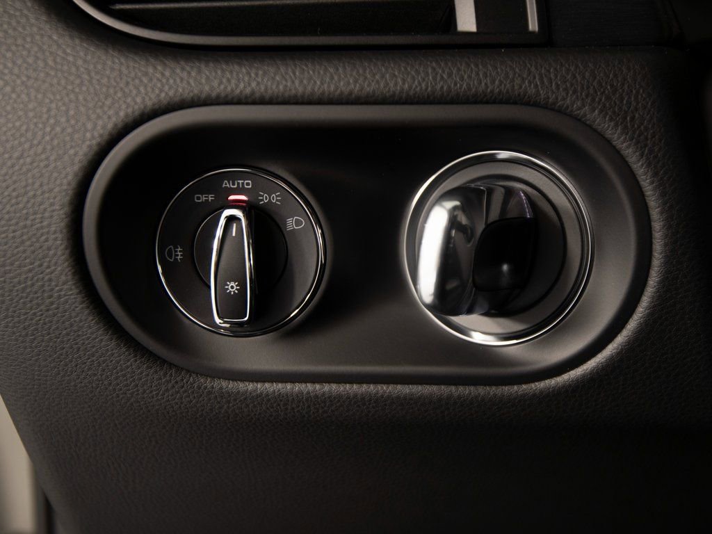 New 2026 Porsche Macan GTS image 28