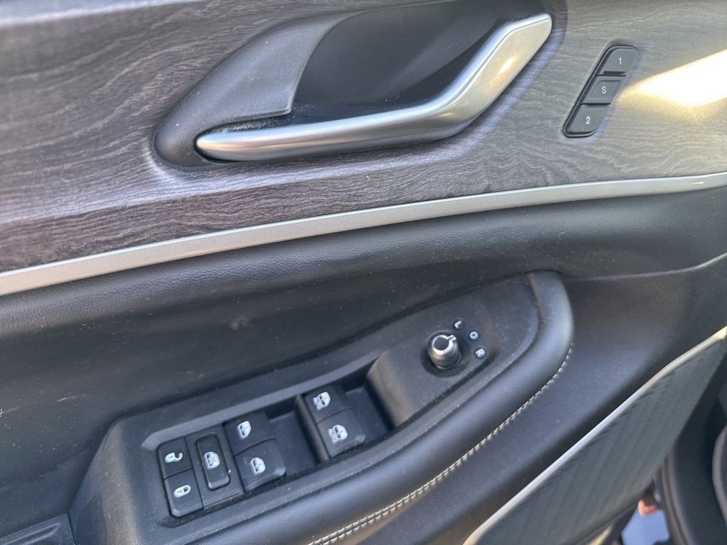 Used 2022 Jeep Grand Cherokee Limited w/ Trailer Tow Prep Group (B) image 9