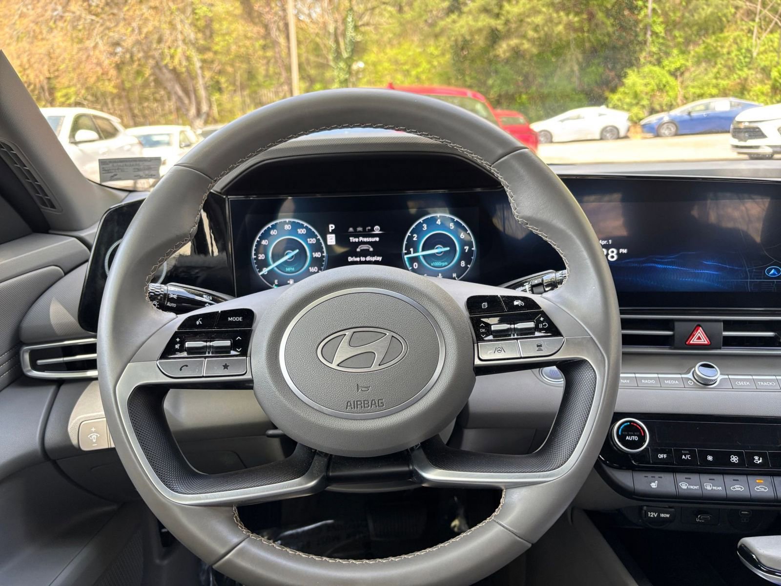 Used 2025 Hyundai Elantra SEL FWD image 29