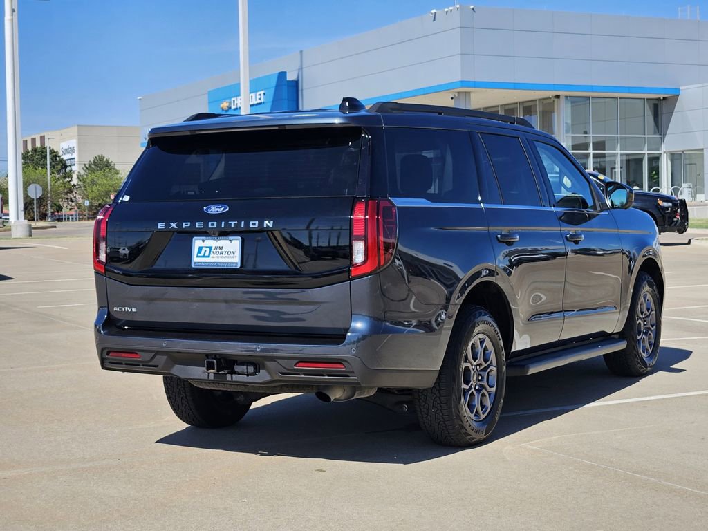 Used 2025 Ford Expedition Active image 10