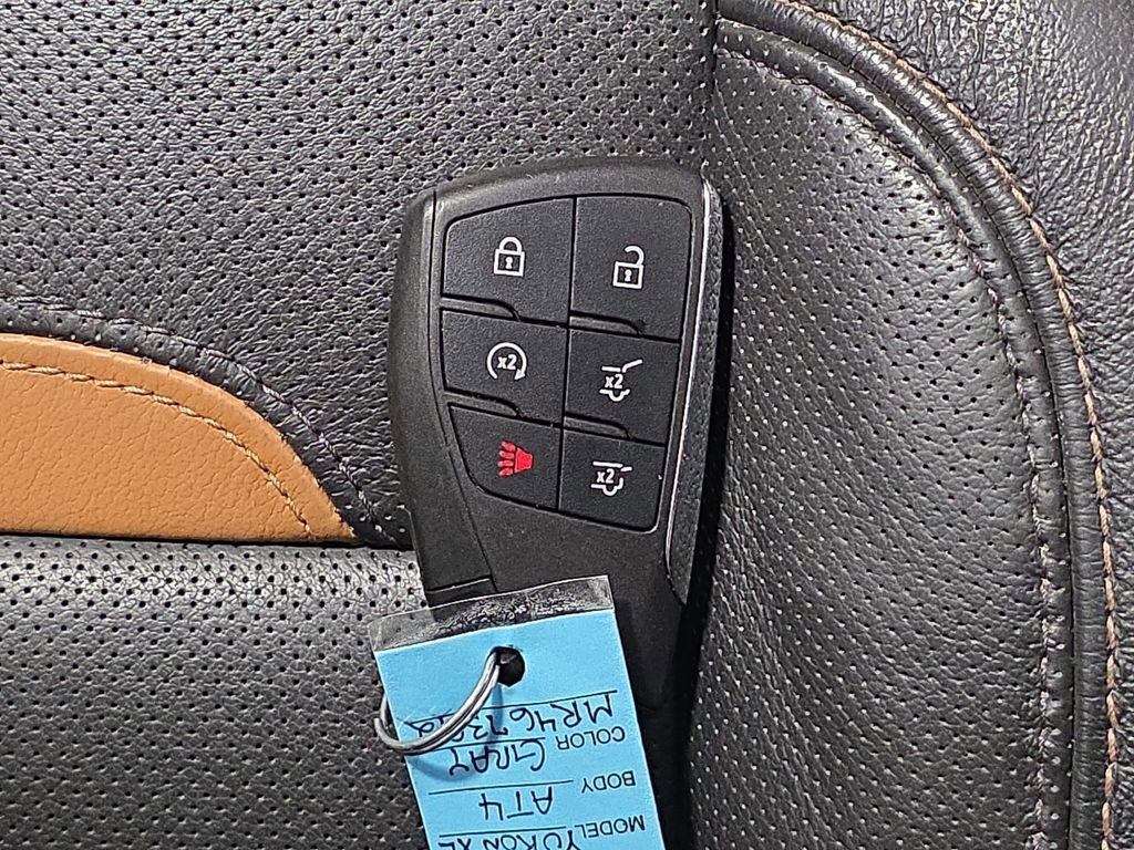 Used 2021 GMC Yukon XL AT4 image 36