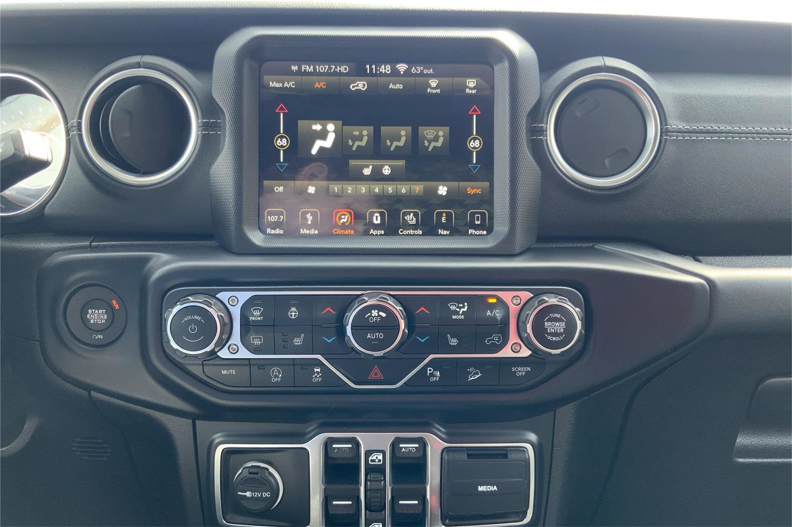 Used 2019 Jeep Wrangler Unlimited Sahara w/ Dual Top Group image 33