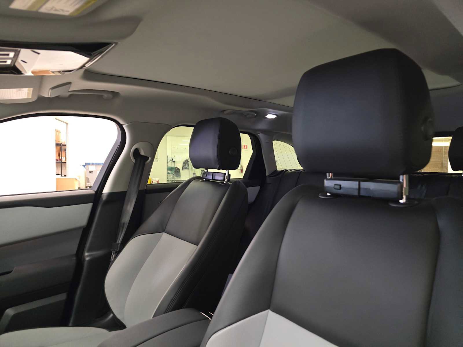 Certified 2025 Land Rover Range Rover Velar S image 20