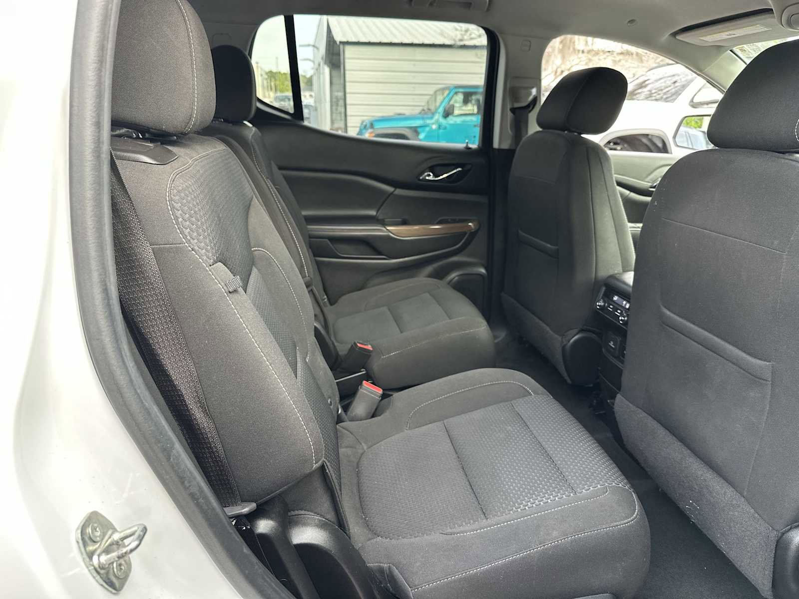 Used 2022 GMC Acadia SLE w/ Driver Convenience Package image 18