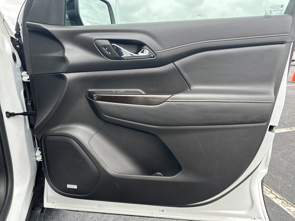 Used 2023 GMC Acadia AT4 w/ Technology Package image 10