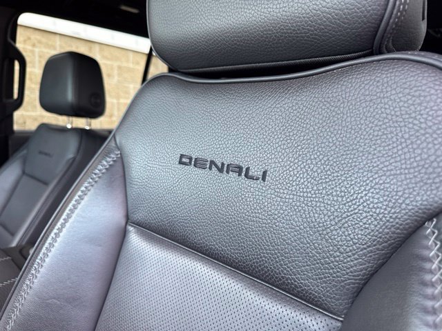 Used 2021 GMC Yukon Denali w/ Denali Premium Package AWD/4WD image 23