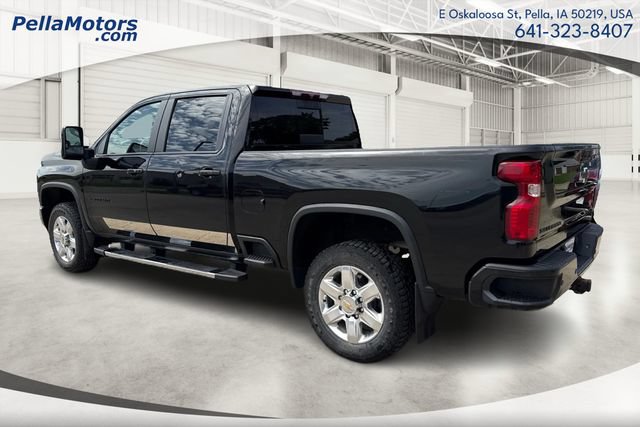 Used 2022 Chevrolet Silverado 2500 LT w/ Midnight Edition AWD/4WD image 5
