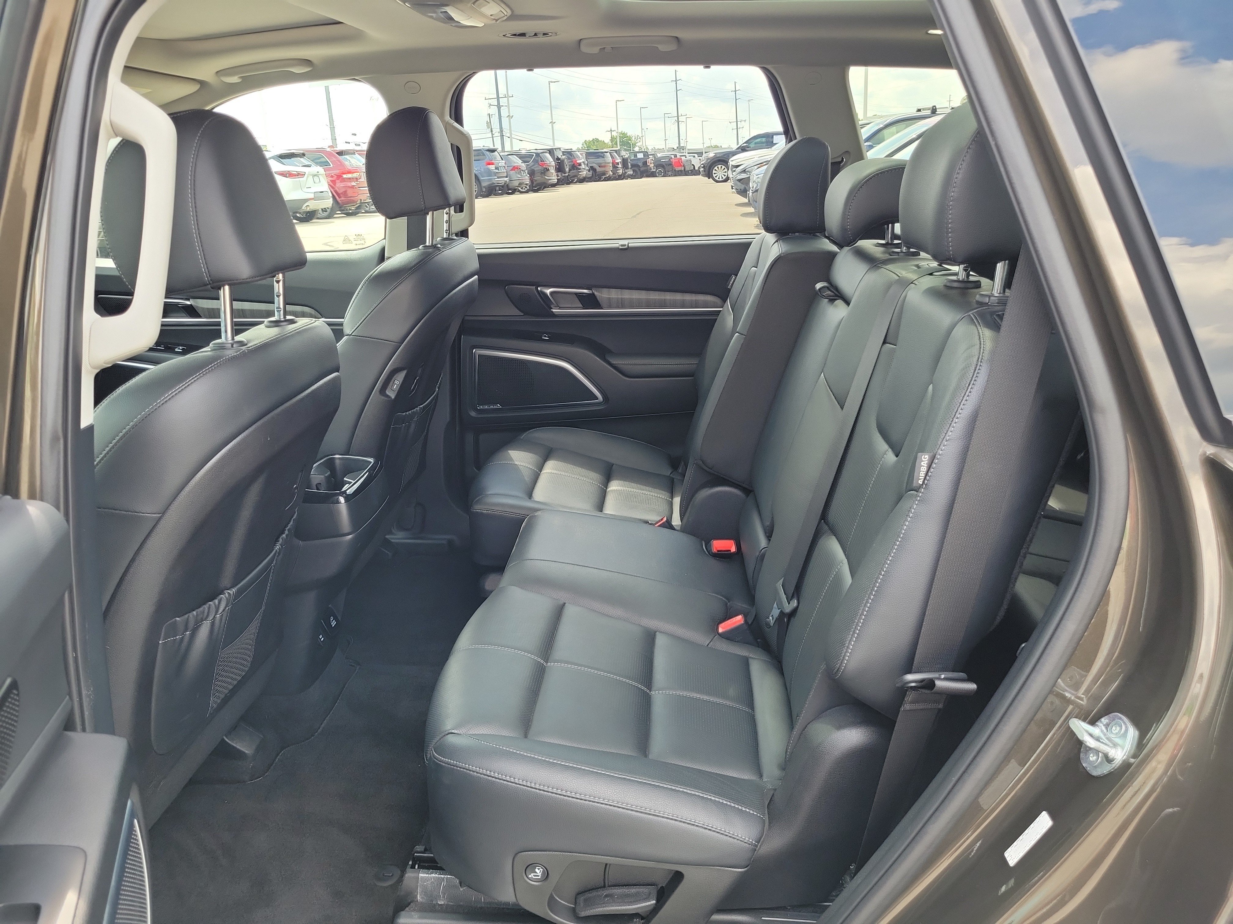 Used 2023 Kia Telluride AWD image 12
