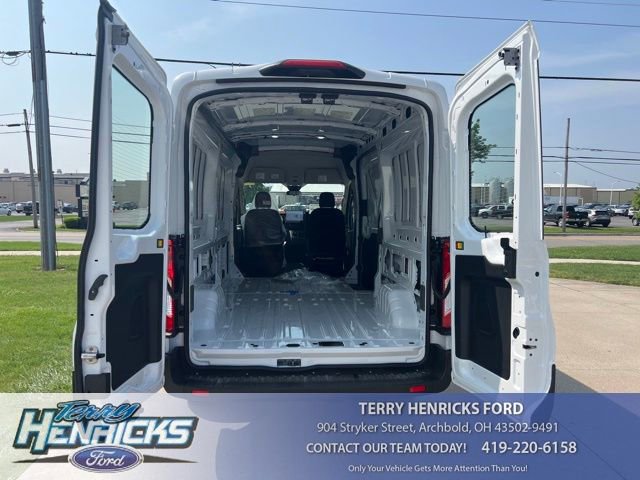 New 2023 Ford E-Transit Medium Roof RWD image 11