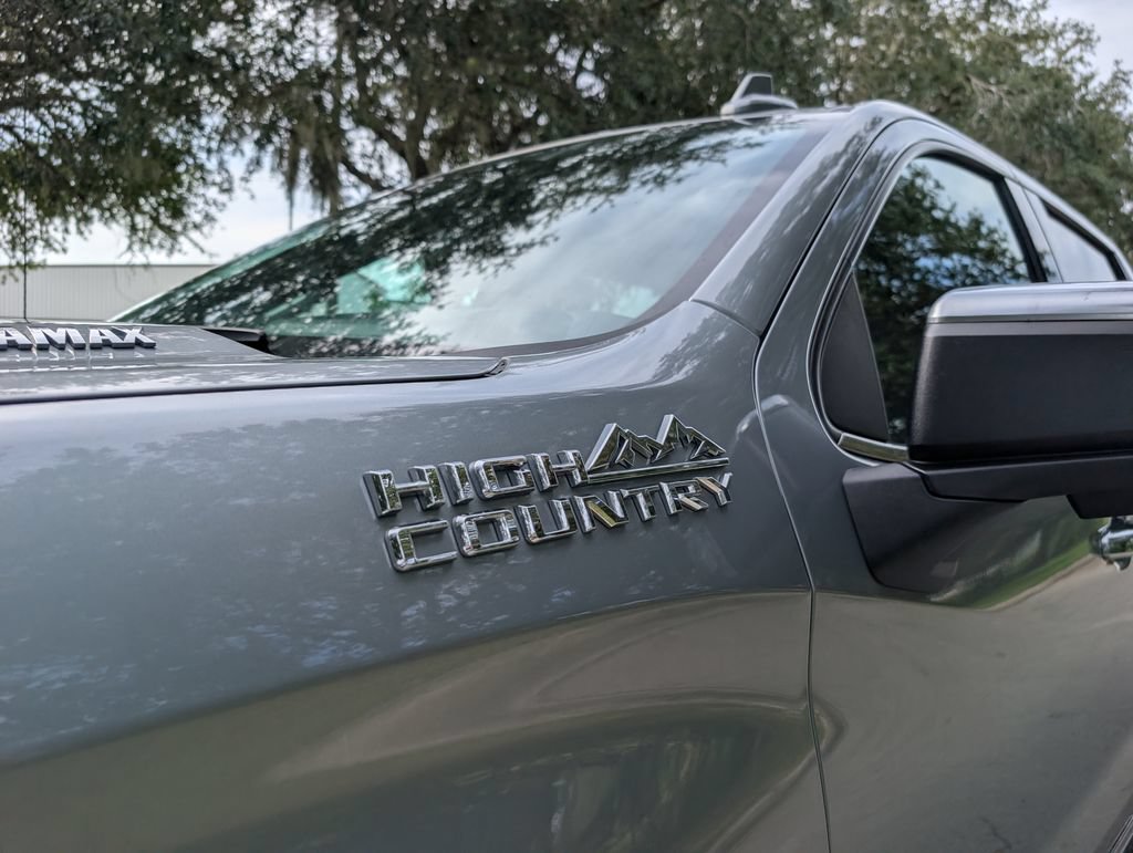 Used 2025 Chevrolet Silverado 1500 High Country AWD/4WD image 11